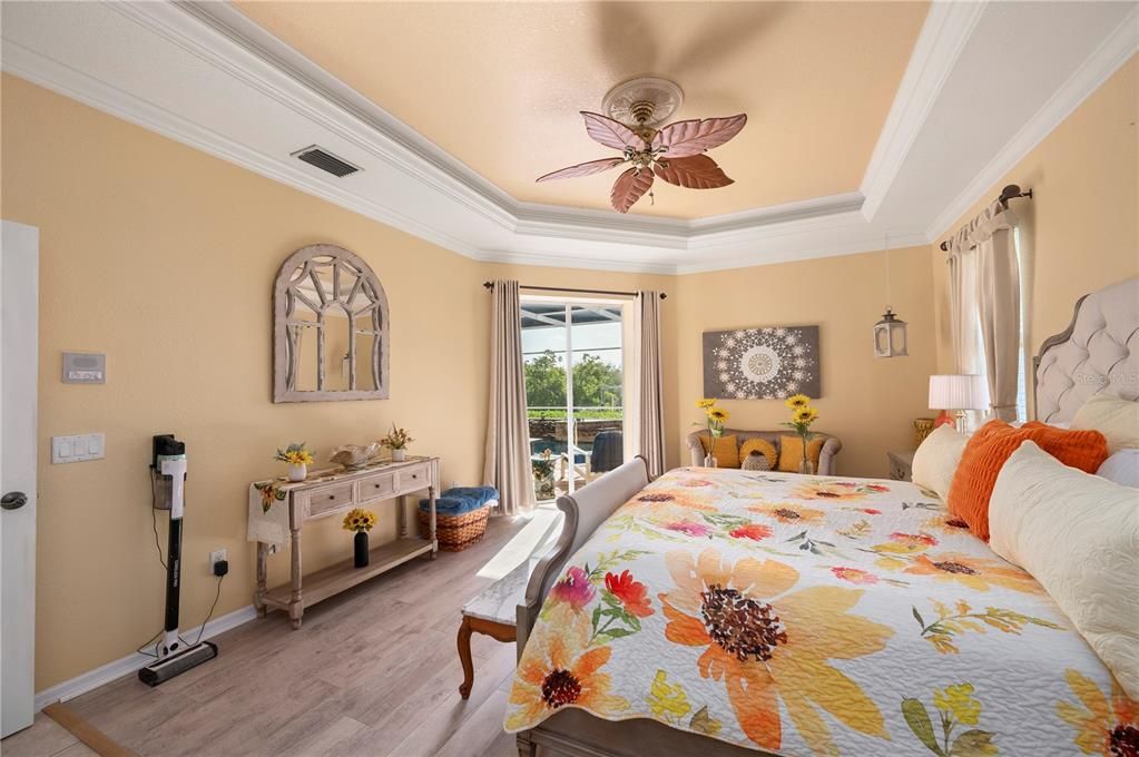 En Venta: $899,000 (3 camas, 3 baños, 2751 Pies cuadrados)