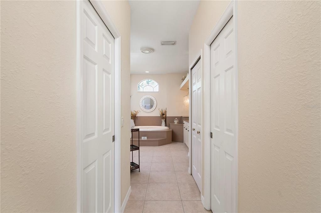 En Venta: $899,000 (3 camas, 3 baños, 2751 Pies cuadrados)