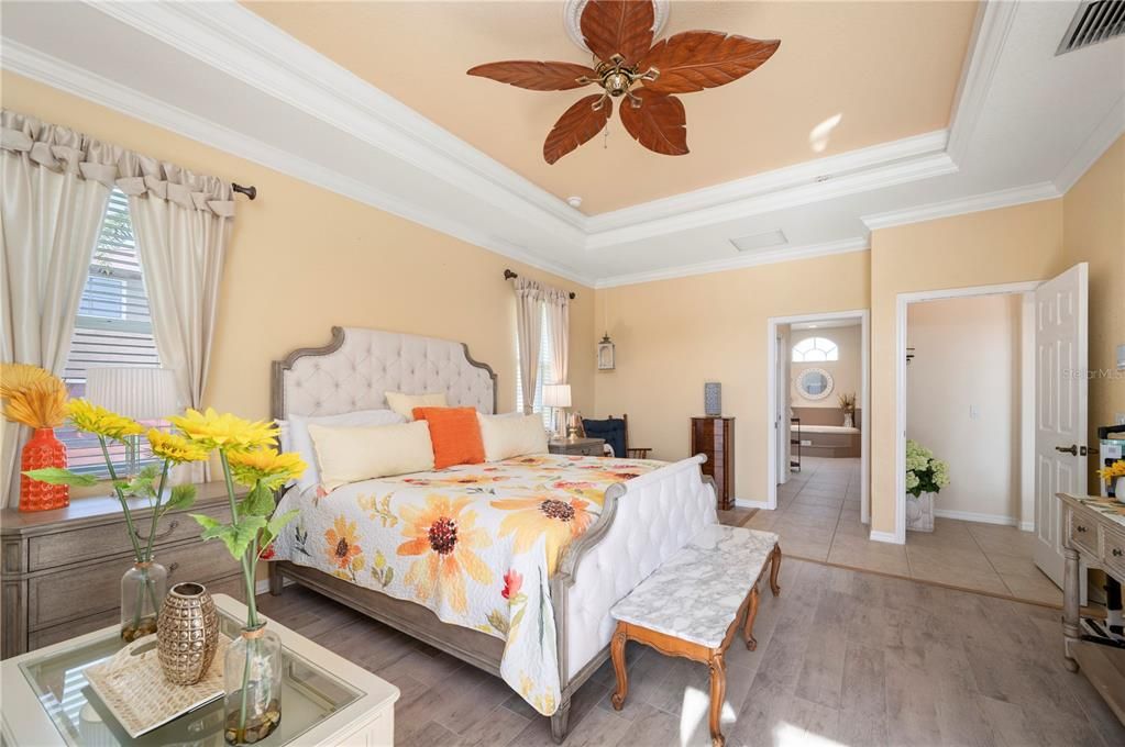 En Venta: $899,000 (3 camas, 3 baños, 2751 Pies cuadrados)