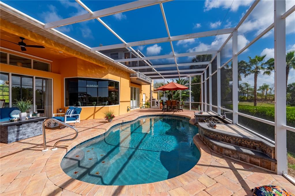 En Venta: $899,000 (3 camas, 3 baños, 2751 Pies cuadrados)