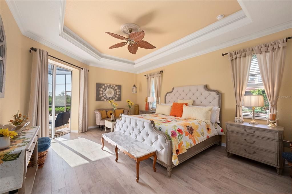 En Venta: $899,000 (3 camas, 3 baños, 2751 Pies cuadrados)