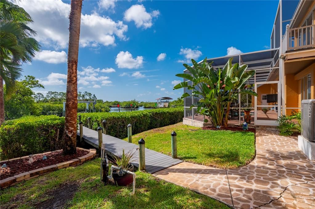 En Venta: $899,000 (3 camas, 3 baños, 2751 Pies cuadrados)