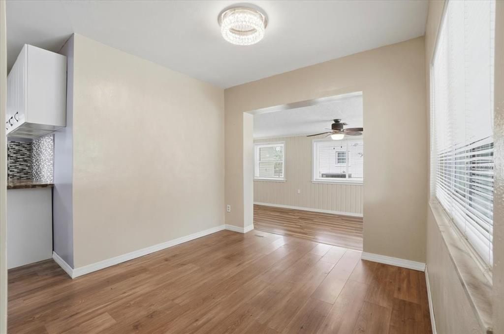 For Rent: $1,900 (3 beds, 1 baths, 1602 Square Feet)