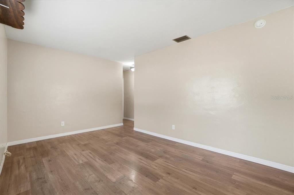 For Rent: $1,900 (3 beds, 1 baths, 1602 Square Feet)