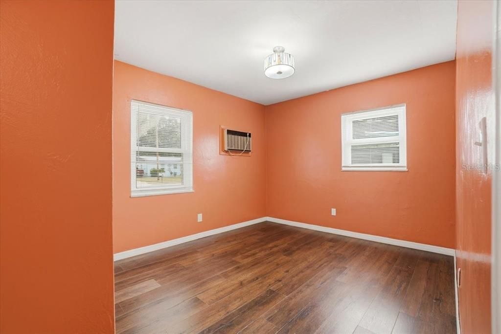 For Rent: $1,900 (3 beds, 1 baths, 1602 Square Feet)