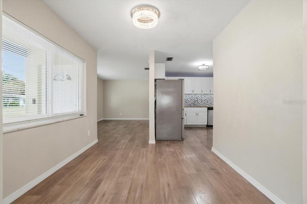 For Rent: $1,900 (3 beds, 1 baths, 1602 Square Feet)