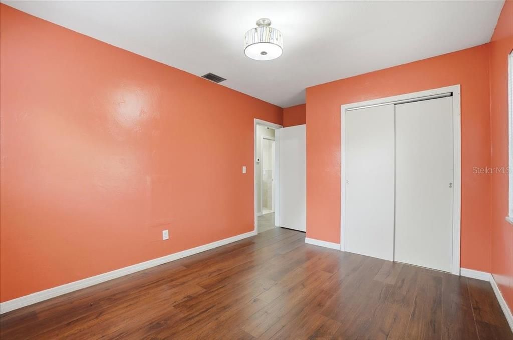 For Rent: $1,900 (3 beds, 1 baths, 1602 Square Feet)