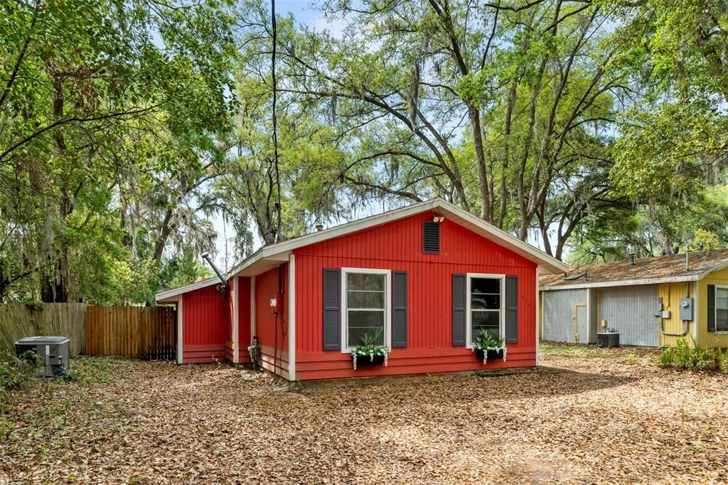 На продажу: $205,000 (2 спален, 1 ванн, 734 Квадратных фут)