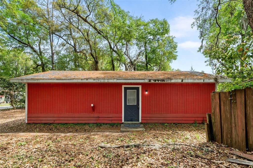 На продажу: $205,000 (2 спален, 1 ванн, 734 Квадратных фут)