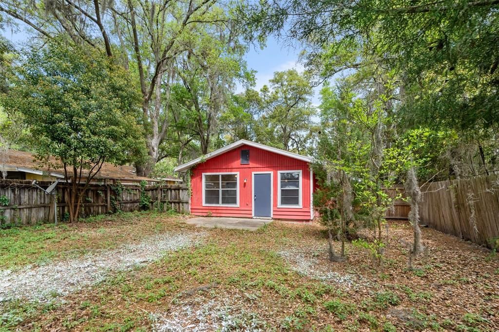 На продажу: $205,000 (2 спален, 1 ванн, 734 Квадратных фут)