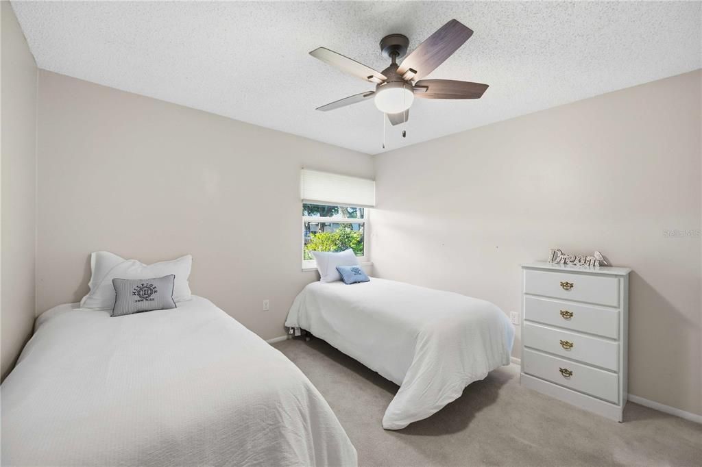 На продажу: $213,000 (2 спален, 2 ванн, 876 Квадратных фут)