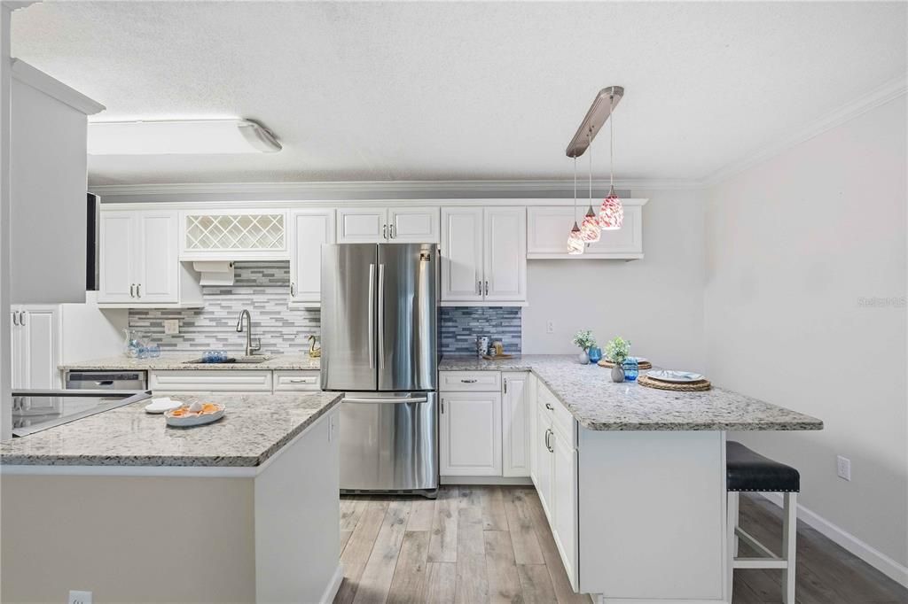 На продажу: $213,000 (2 спален, 2 ванн, 876 Квадратных фут)