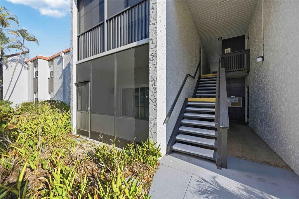 На продажу: $213,000 (2 спален, 2 ванн, 876 Квадратных фут)