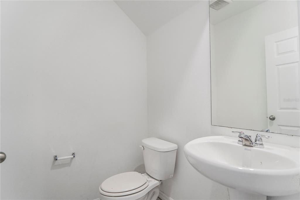 Active With Contract: $2,190 (3 beds, 2 baths, 1560 Square Feet)