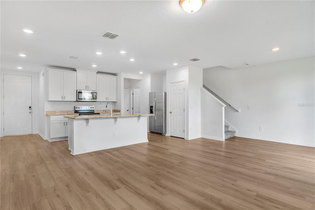 Active With Contract: $2,190 (3 beds, 2 baths, 1560 Square Feet)