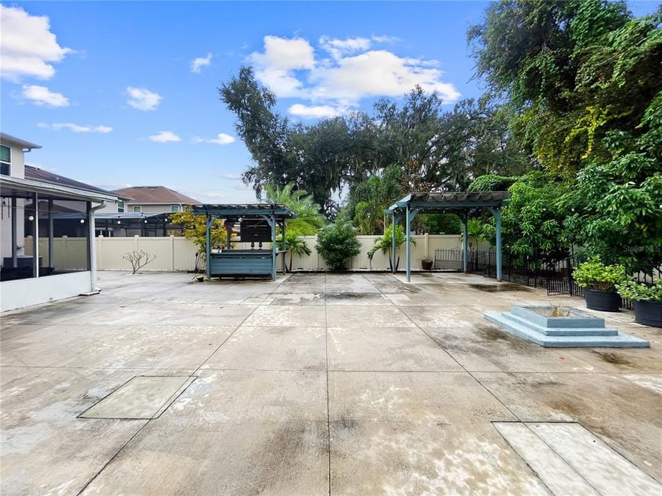 En Venta: $715,000 (5 camas, 3 baños, 3827 Pies cuadrados)