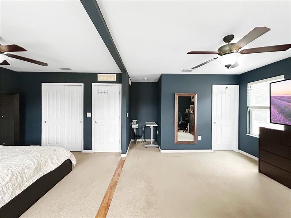 En Venta: $715,000 (5 camas, 3 baños, 3827 Pies cuadrados)