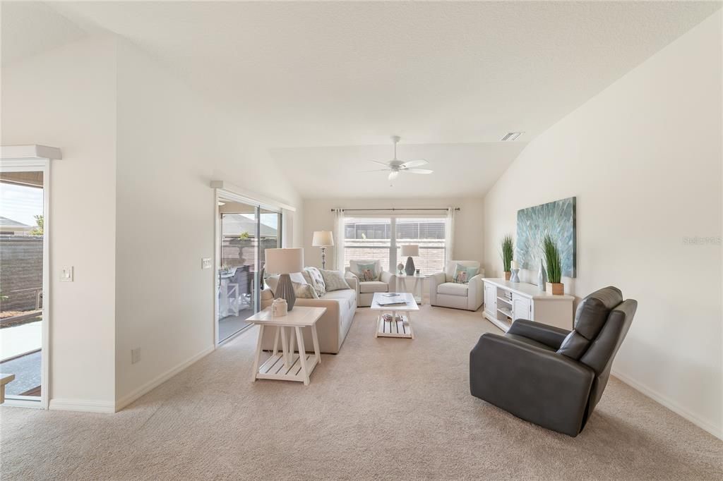 На продажу: $379,000 (3 спален, 2 ванн, 1604 Квадратных фут)