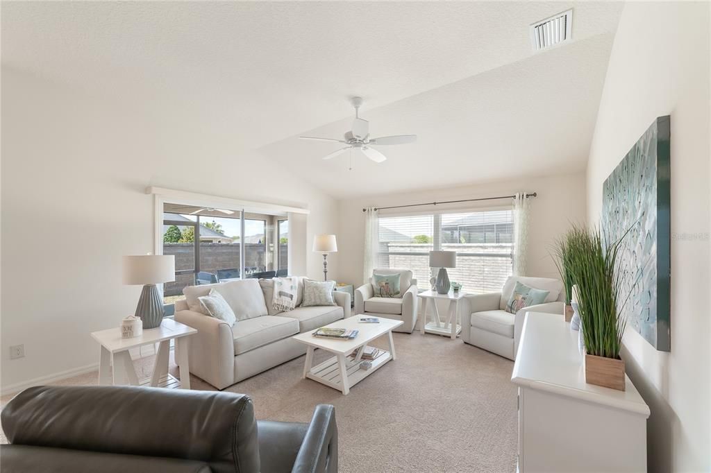 На продажу: $379,000 (3 спален, 2 ванн, 1604 Квадратных фут)