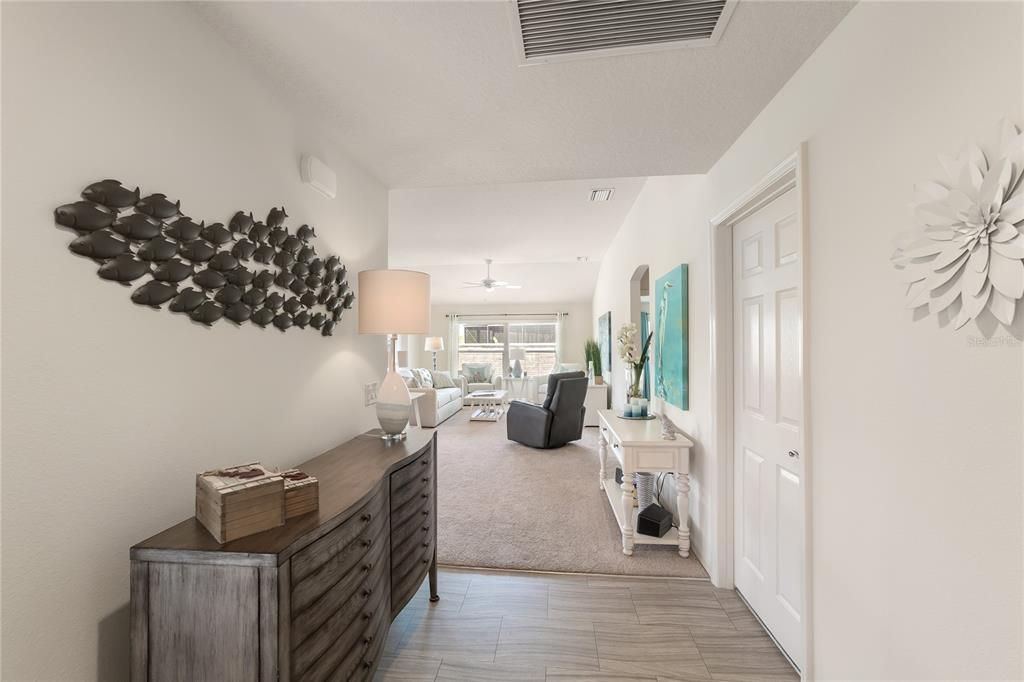 На продажу: $379,000 (3 спален, 2 ванн, 1604 Квадратных фут)