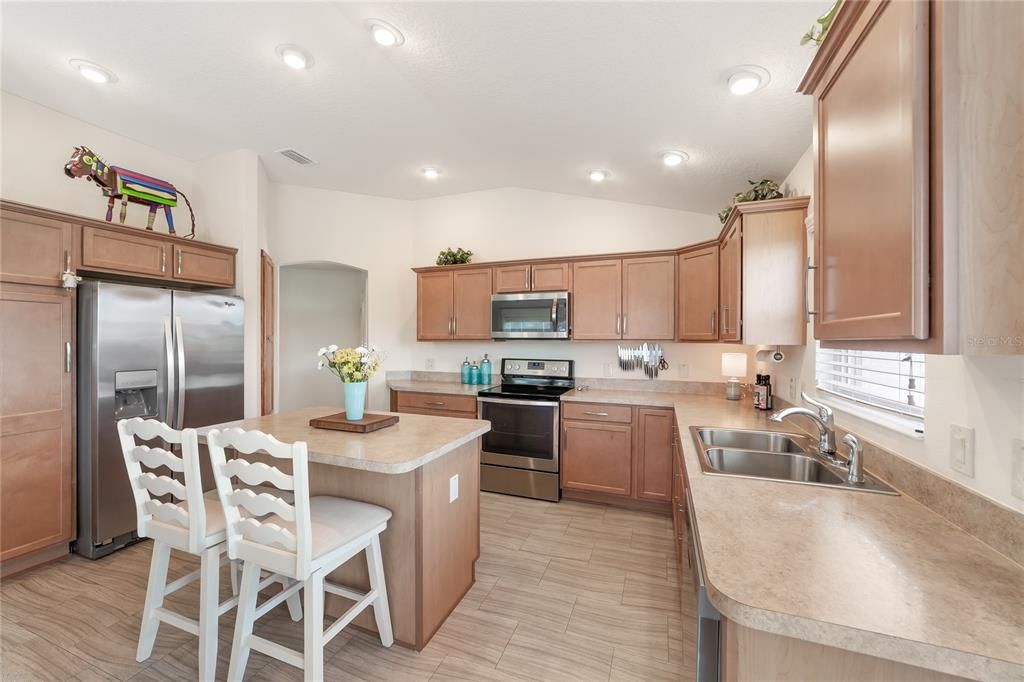 На продажу: $379,000 (3 спален, 2 ванн, 1604 Квадратных фут)