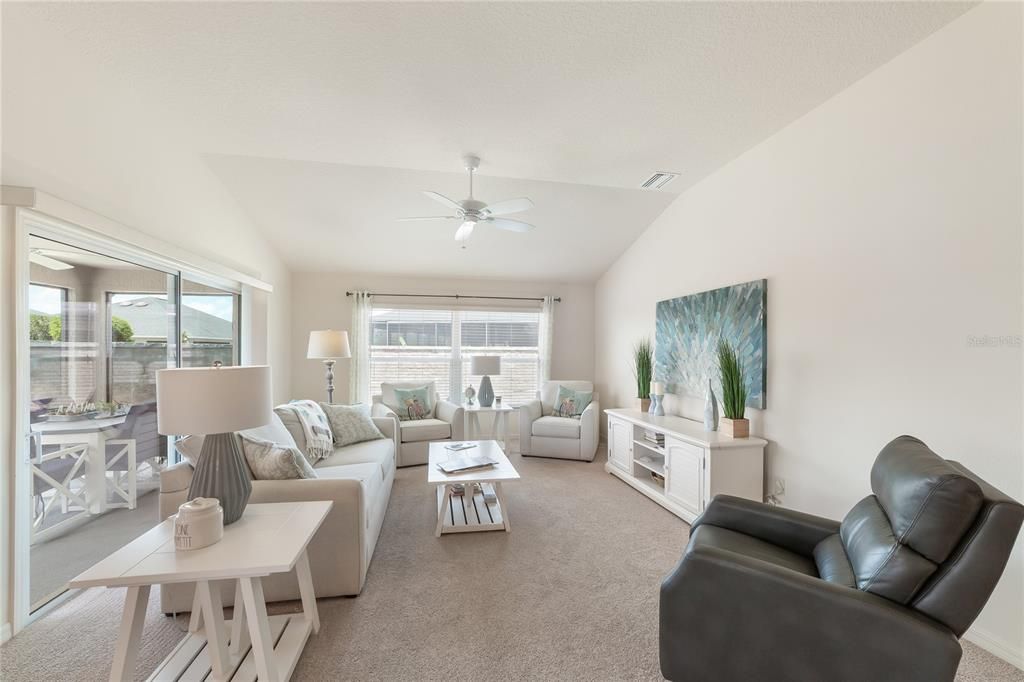 На продажу: $379,000 (3 спален, 2 ванн, 1604 Квадратных фут)