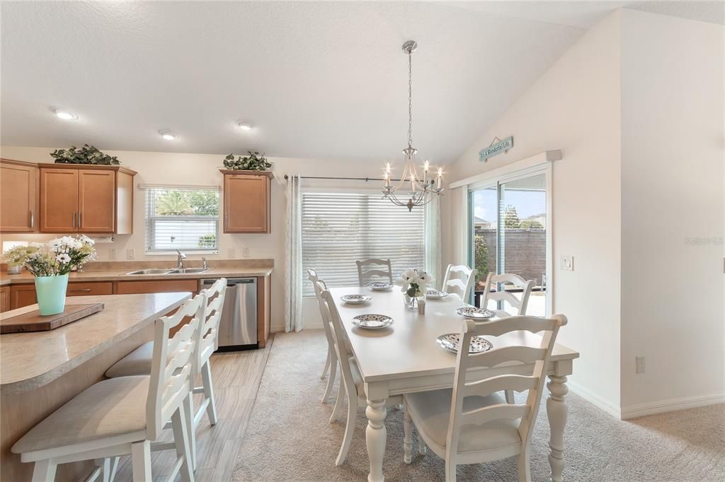 На продажу: $379,000 (3 спален, 2 ванн, 1604 Квадратных фут)