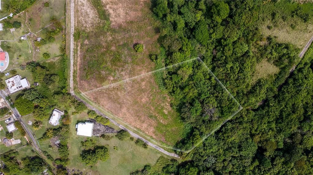 En Venta: $599,000 (3.20 acres)