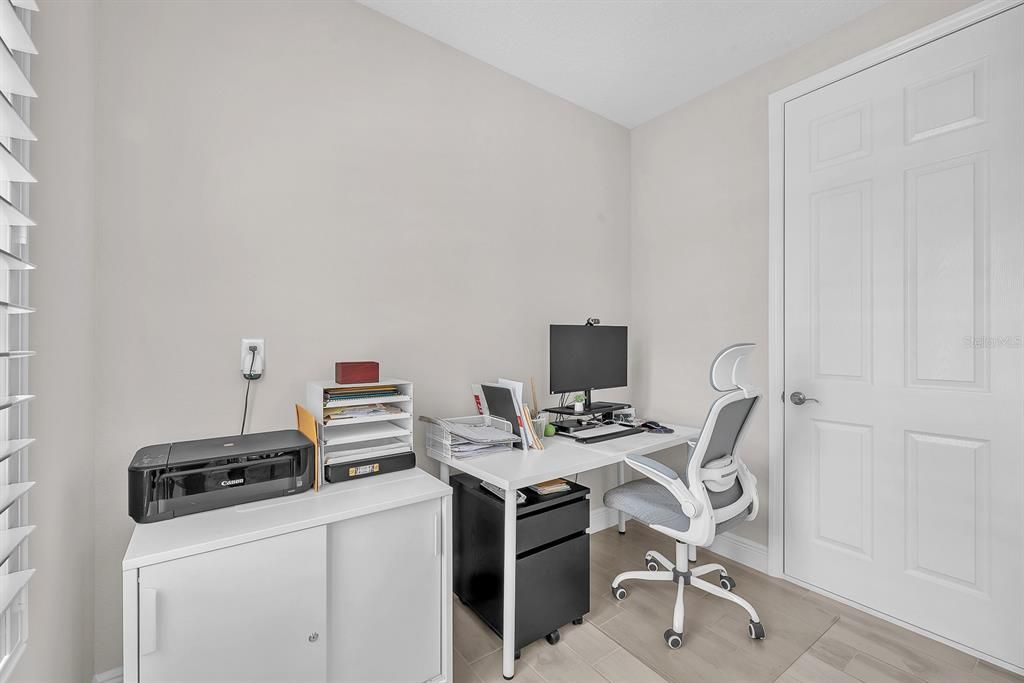Activo con contrato: $700,000 (5 camas, 3 baños, 3441 Pies cuadrados)