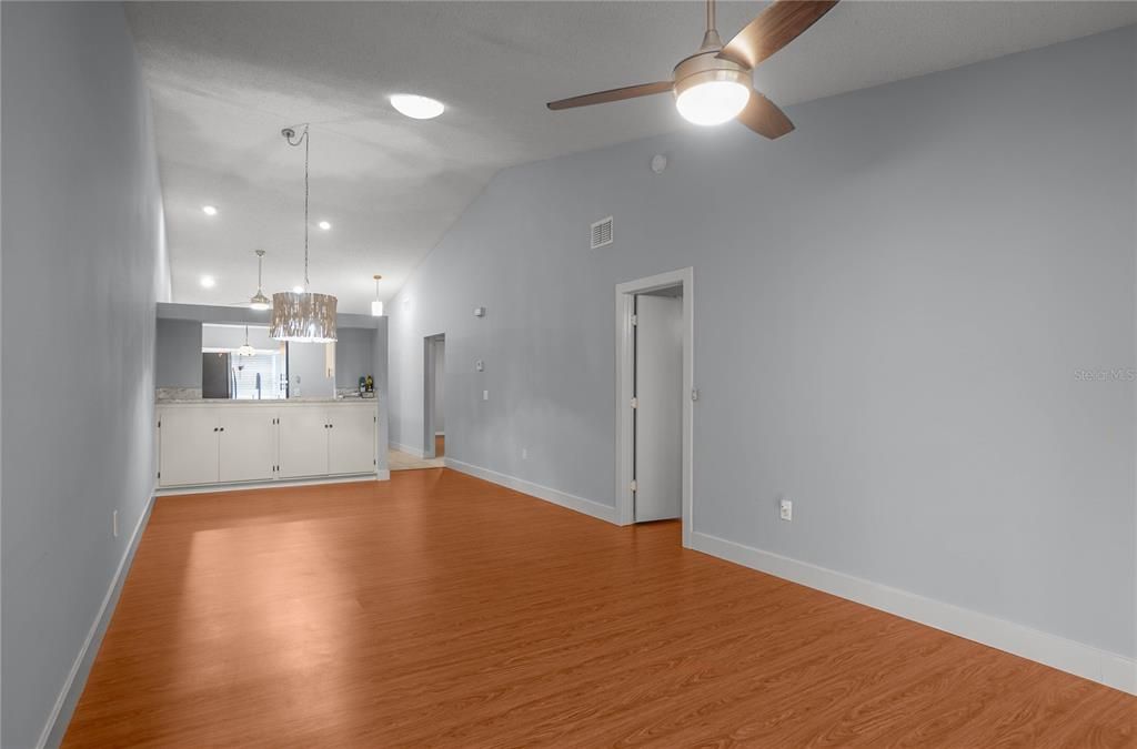 Activo con contrato: $185,000 (2 camas, 2 baños, 1190 Pies cuadrados)