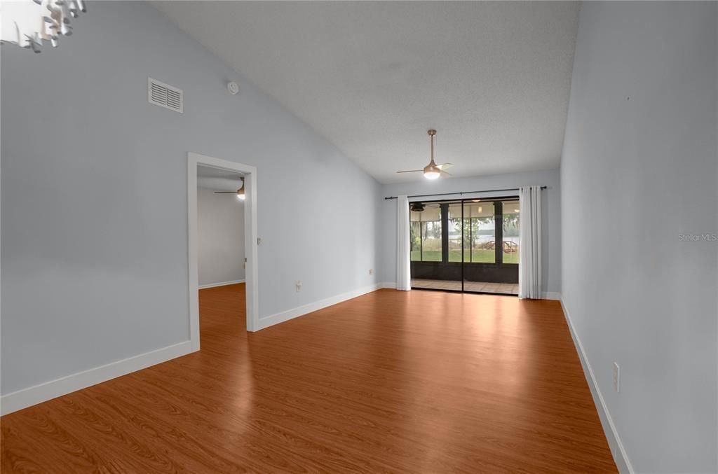 Activo con contrato: $185,000 (2 camas, 2 baños, 1190 Pies cuadrados)