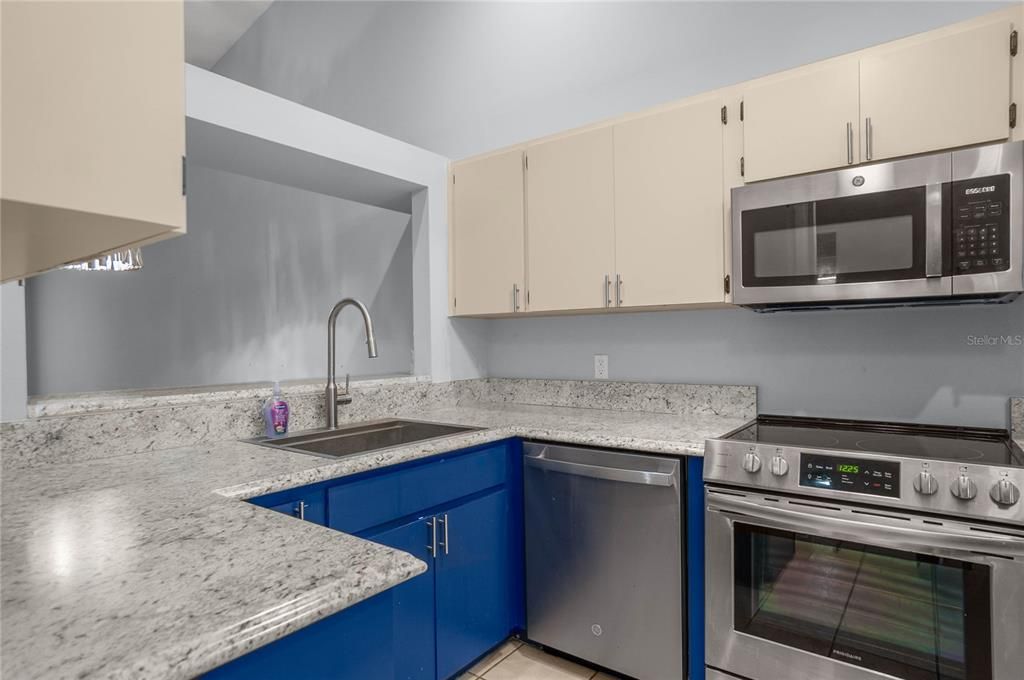 Activo con contrato: $185,000 (2 camas, 2 baños, 1190 Pies cuadrados)