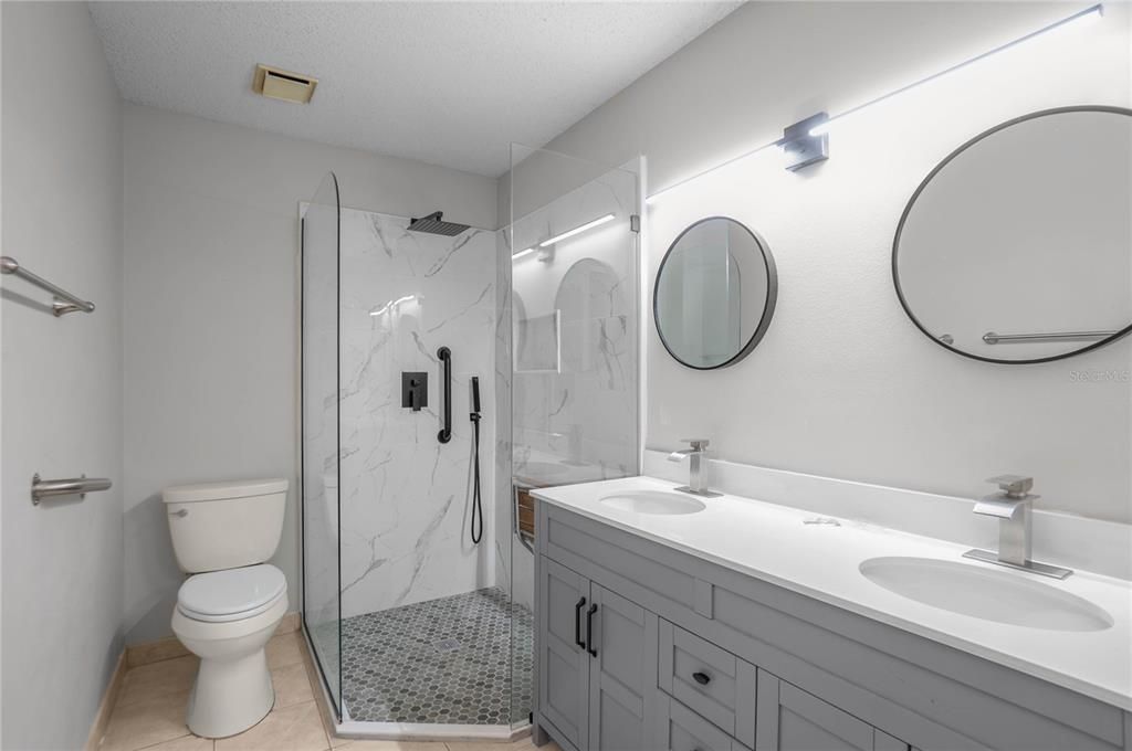Activo con contrato: $185,000 (2 camas, 2 baños, 1190 Pies cuadrados)