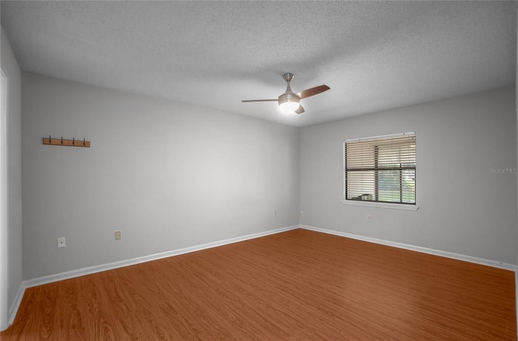 Activo con contrato: $185,000 (2 camas, 2 baños, 1190 Pies cuadrados)