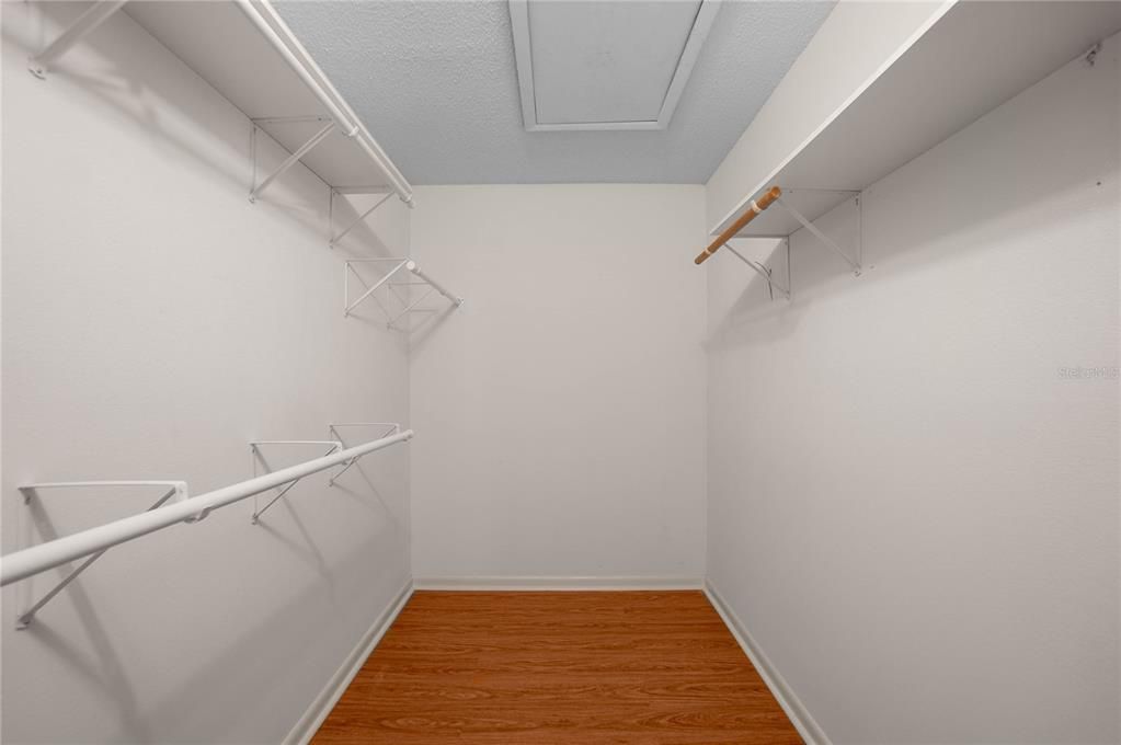 Activo con contrato: $185,000 (2 camas, 2 baños, 1190 Pies cuadrados)