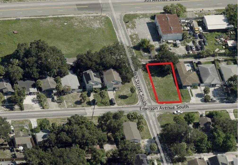合同活跃: $125,000 (0.09 acres)