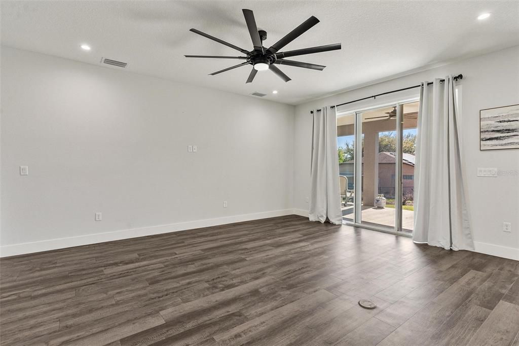 En Venta: $469,900 (3 camas, 2 baños, 2210 Pies cuadrados)