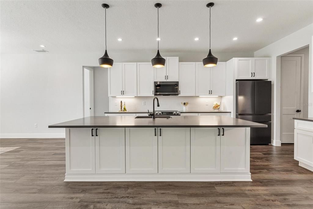 En Venta: $469,900 (3 camas, 2 baños, 2210 Pies cuadrados)