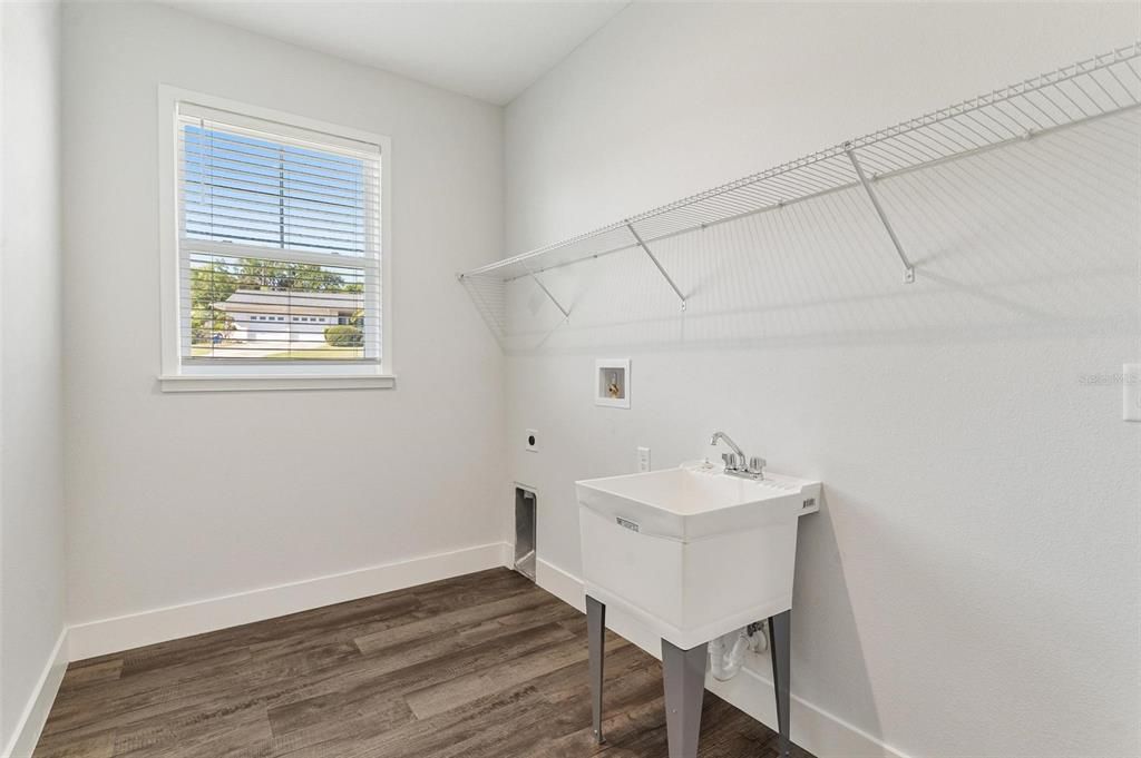 En Venta: $469,900 (3 camas, 2 baños, 2210 Pies cuadrados)