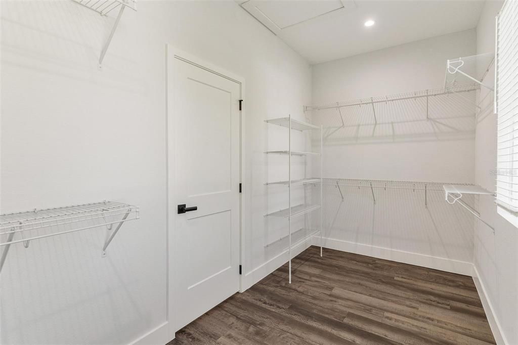En Venta: $469,900 (3 camas, 2 baños, 2210 Pies cuadrados)