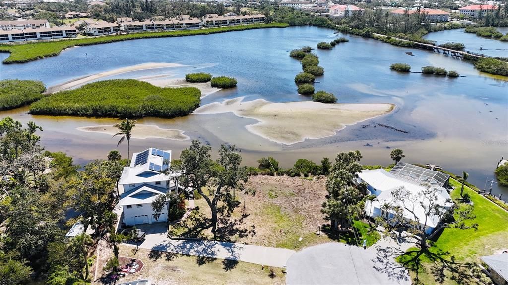 En Venta: $375,000 (0.19 acres)