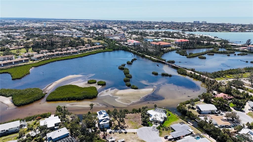 En Venta: $375,000 (0.19 acres)