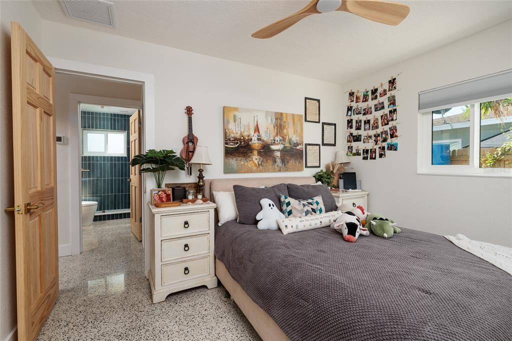 En Venta: $839,000 (3 camas, 2 baños, 1411 Pies cuadrados)