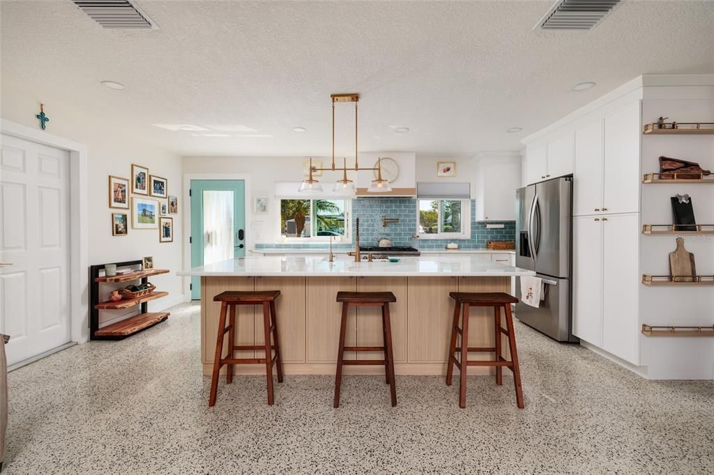 En Venta: $839,000 (3 camas, 2 baños, 1411 Pies cuadrados)