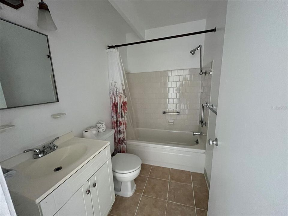For Rent: $1,075 (1 beds, 1 baths, 648 Square Feet)