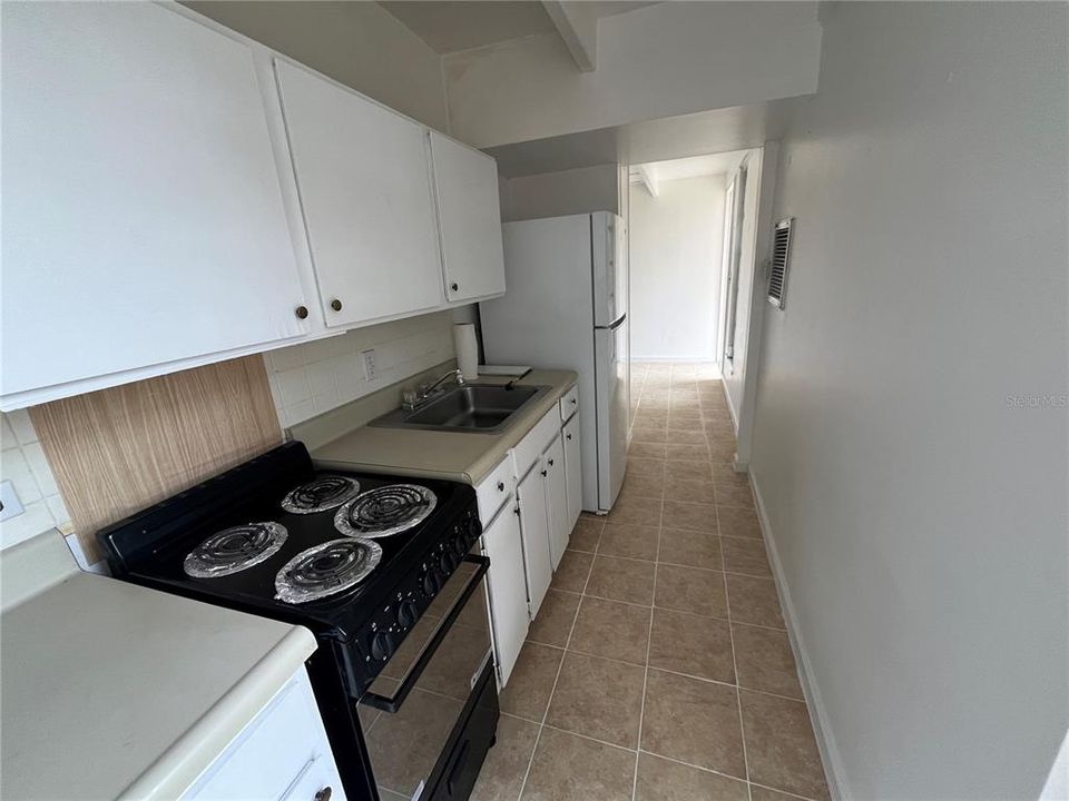 For Rent: $1,075 (1 beds, 1 baths, 648 Square Feet)
