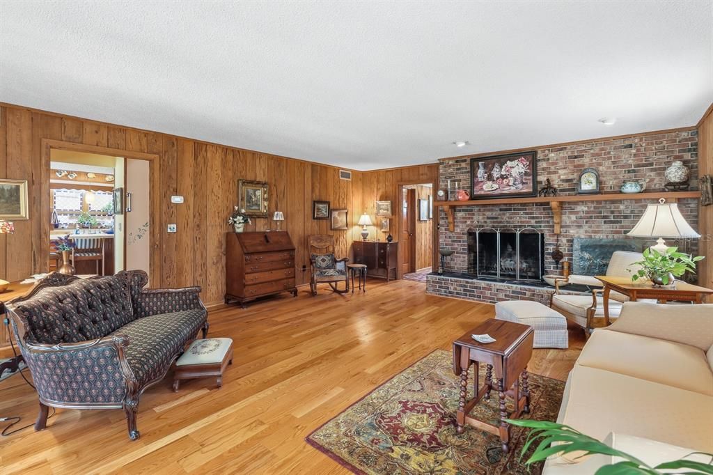 For Sale: $1,399,000 (4 beds, 3 baths, 3740 Square Feet)