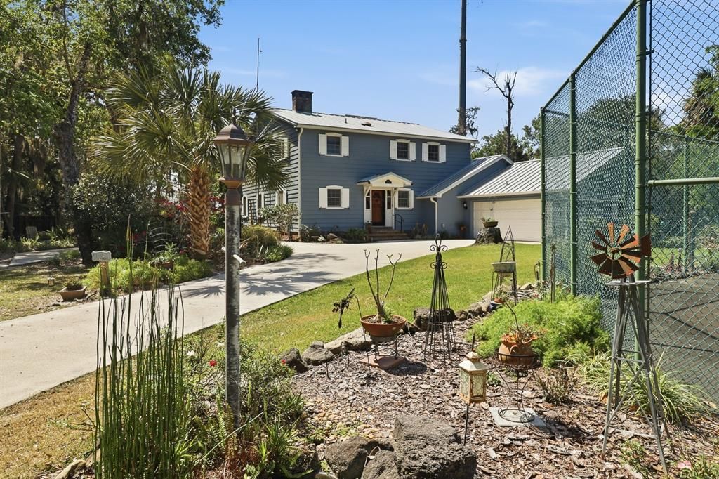 For Sale: $1,399,000 (4 beds, 3 baths, 3740 Square Feet)