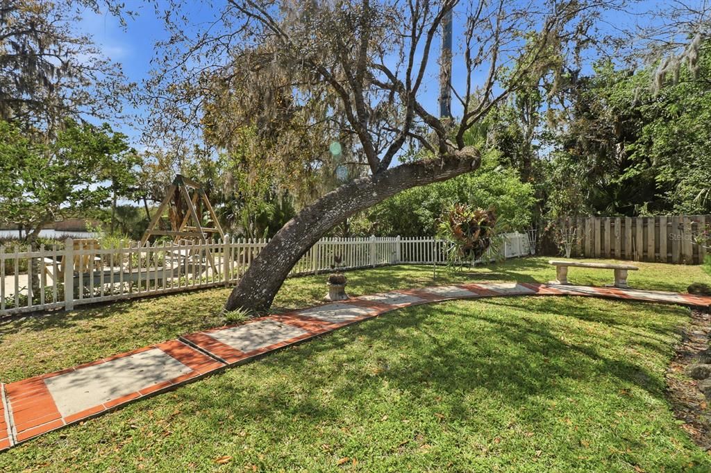 For Sale: $1,399,000 (4 beds, 3 baths, 3740 Square Feet)
