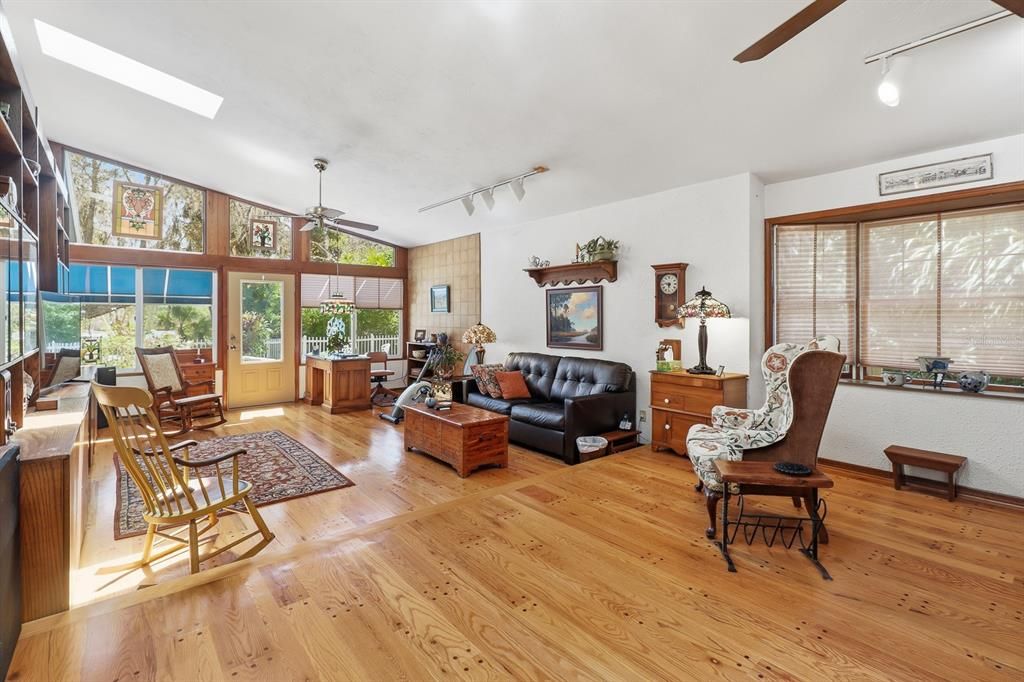 For Sale: $1,399,000 (4 beds, 3 baths, 3740 Square Feet)